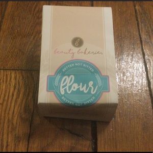 Beauty Bakerie Flour Rice Setting Powder